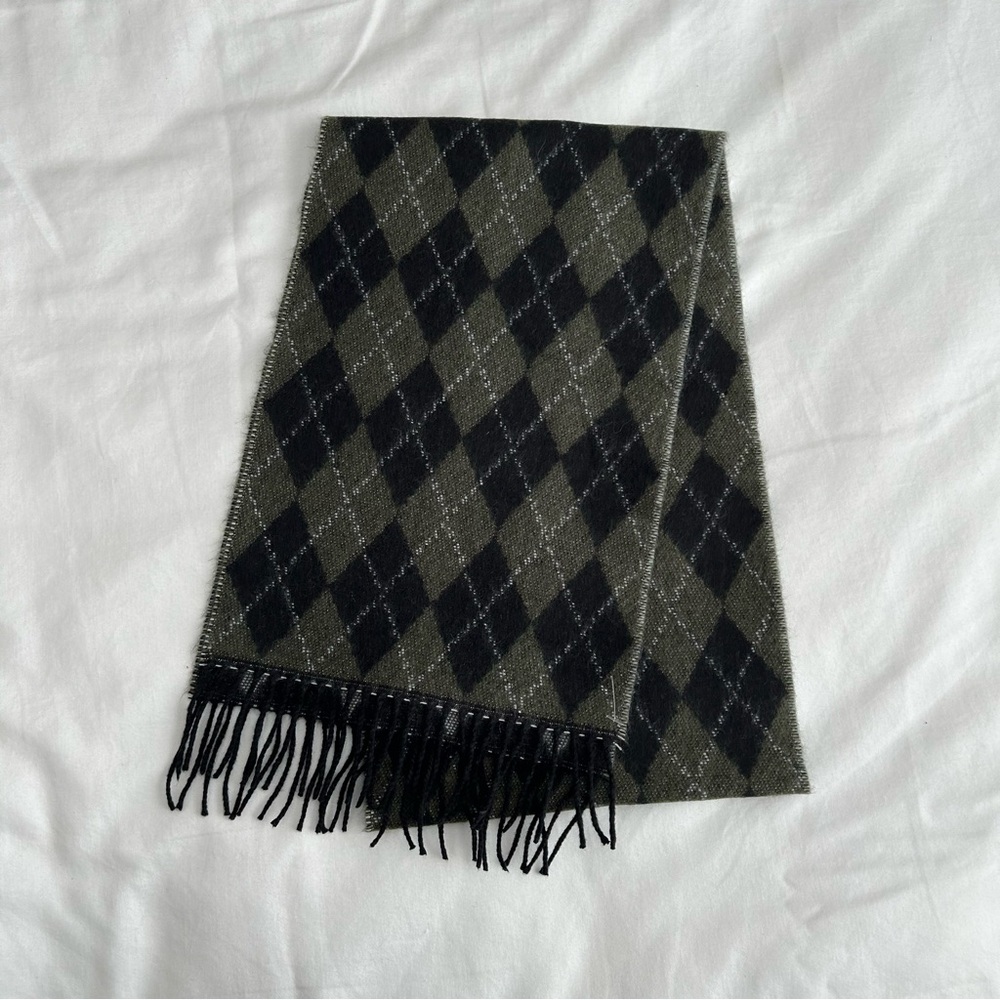 NWT Cashmere Elan Blanc Green and Black Scarf